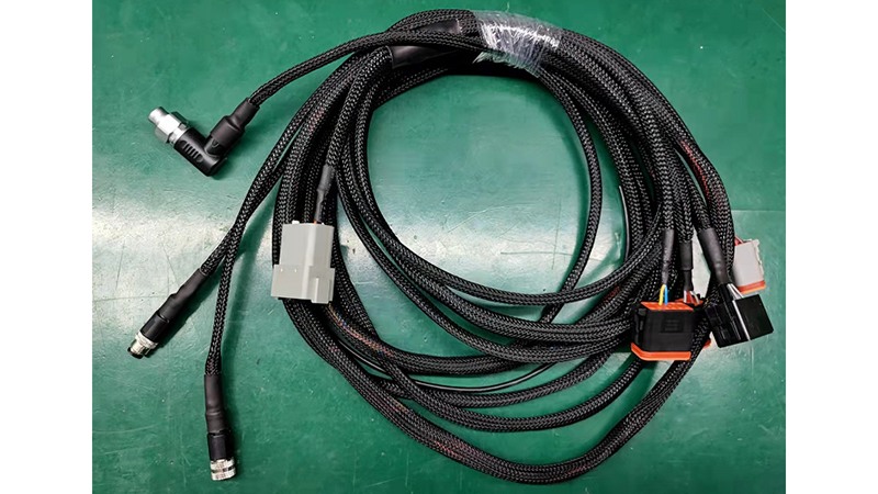 PET網(wǎng)管在導航線束中的應用