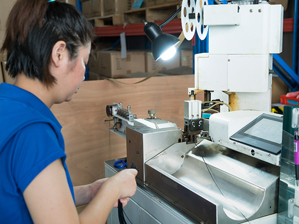 全自動打端子機(jī)