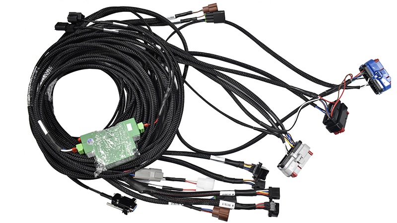 智馭田野，線束織就智能收割新篇章